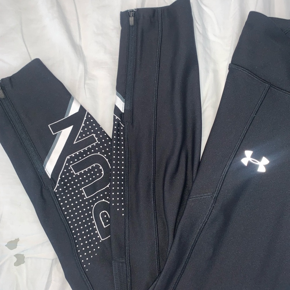 Under Armour “Run” compression leggings black size medium